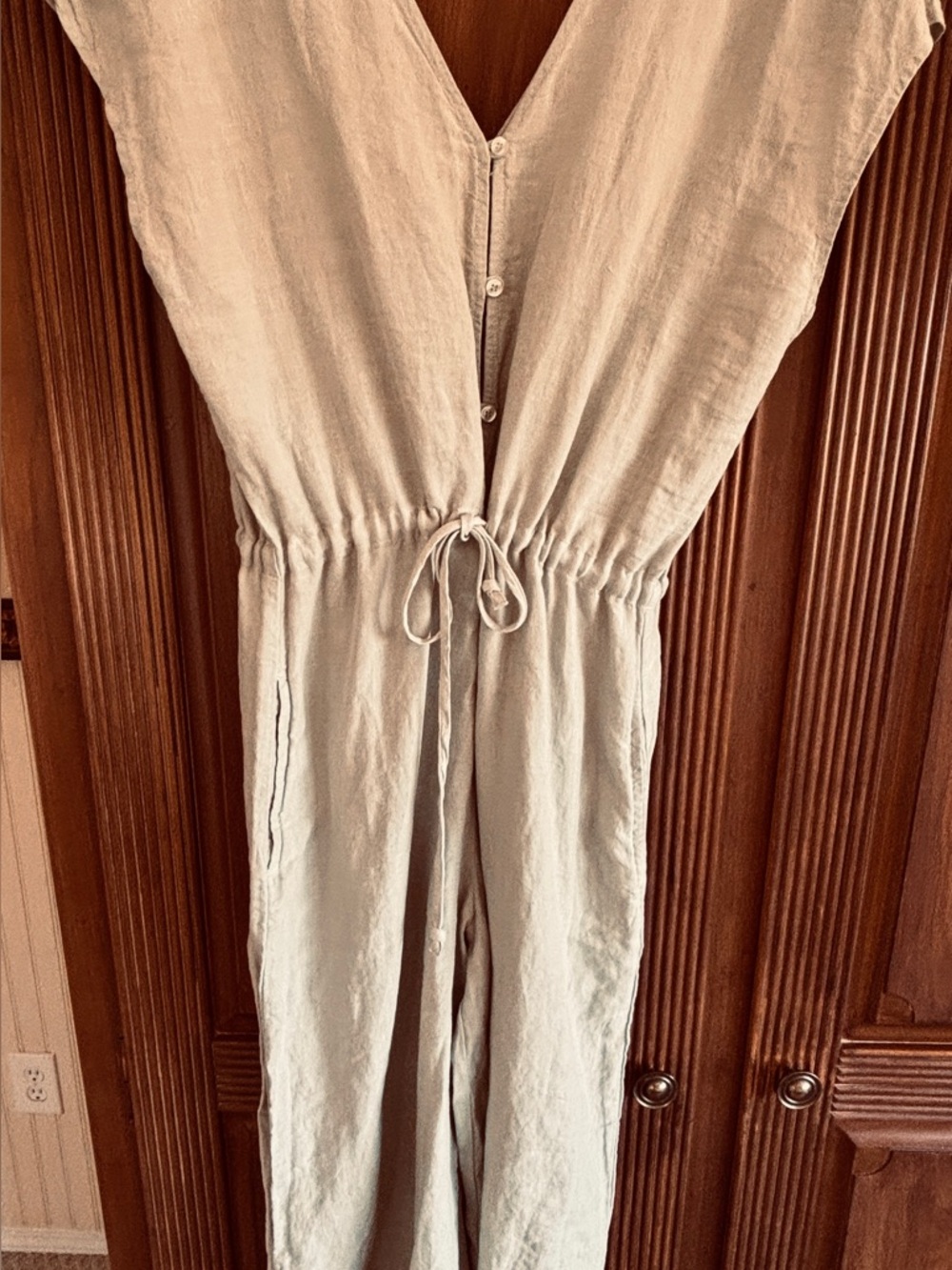CLOTH And STONE Linen Drawstring Jumpsuit in a Soft Minty Green. Size Small.